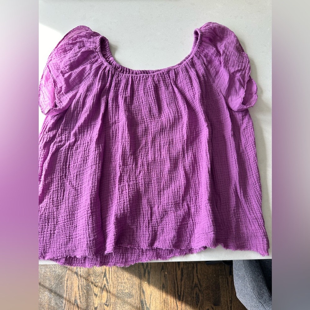 Velvet by Graham and Spencer Gauze flutter sleeve top